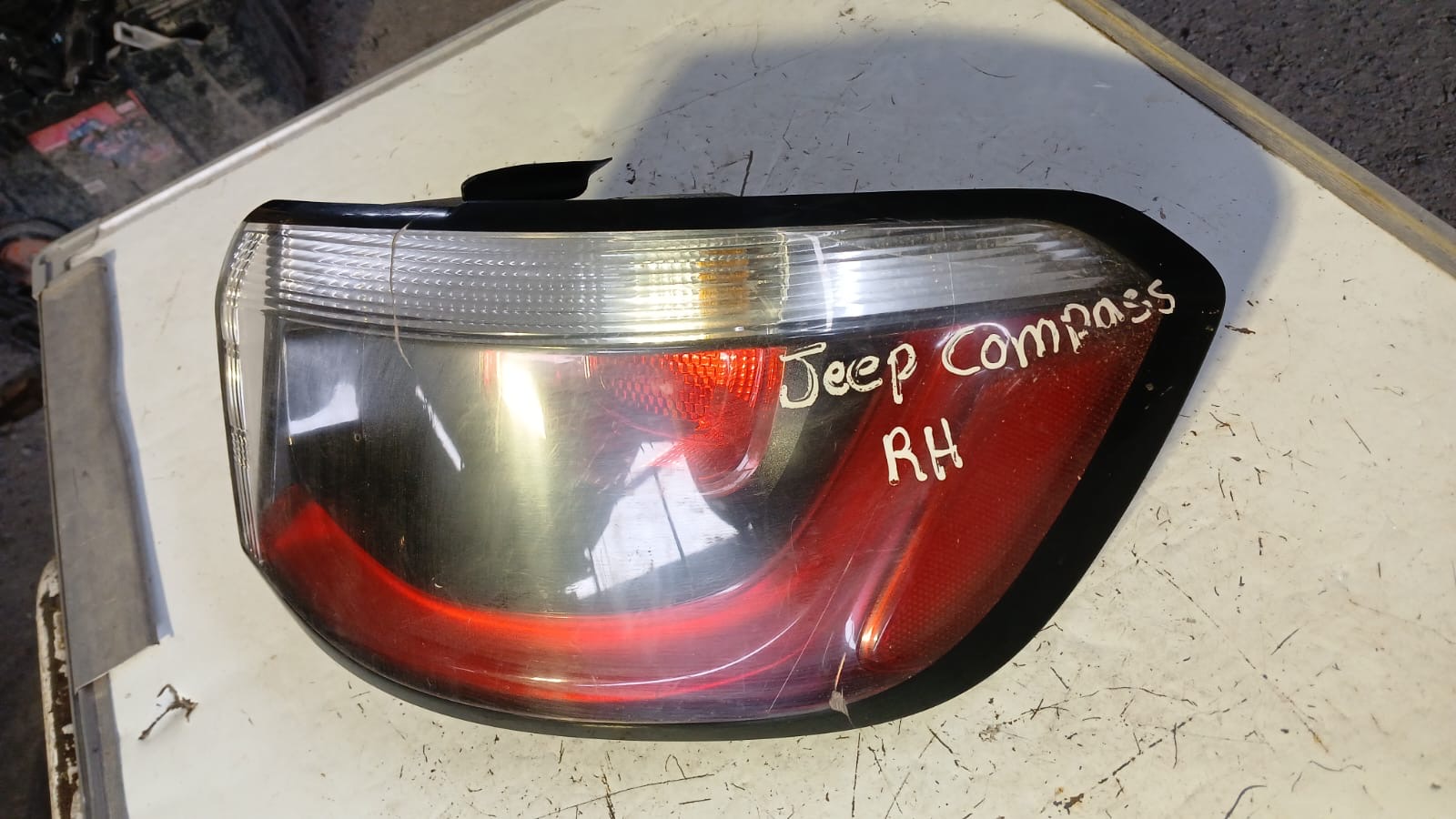 Foco trasero derecho jeep compass