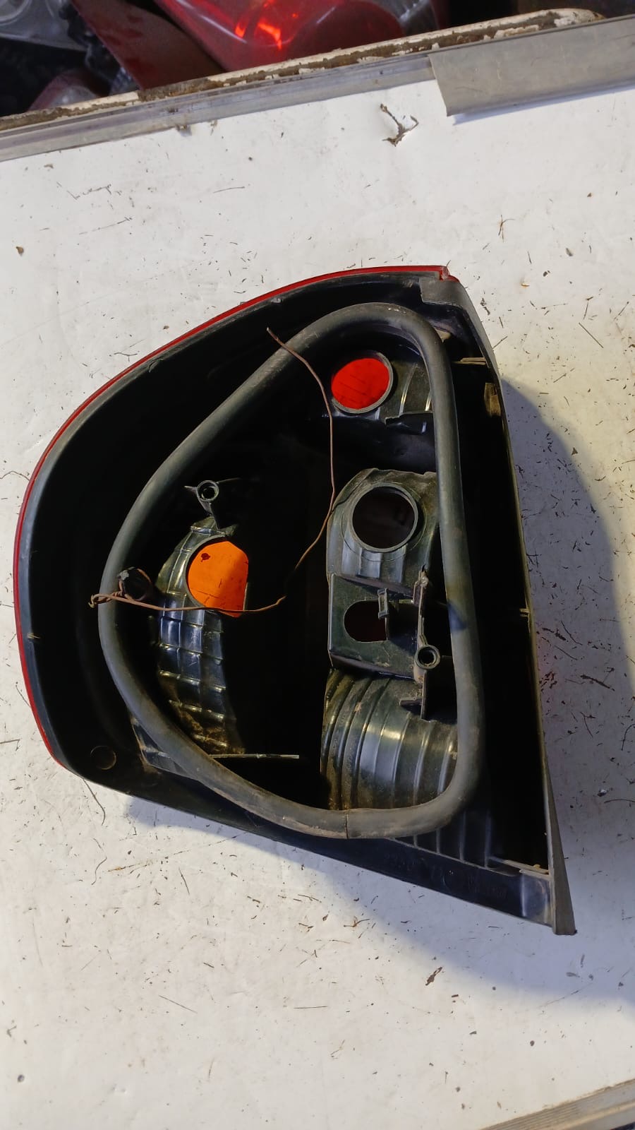 Foco trasero derecho Renault clio