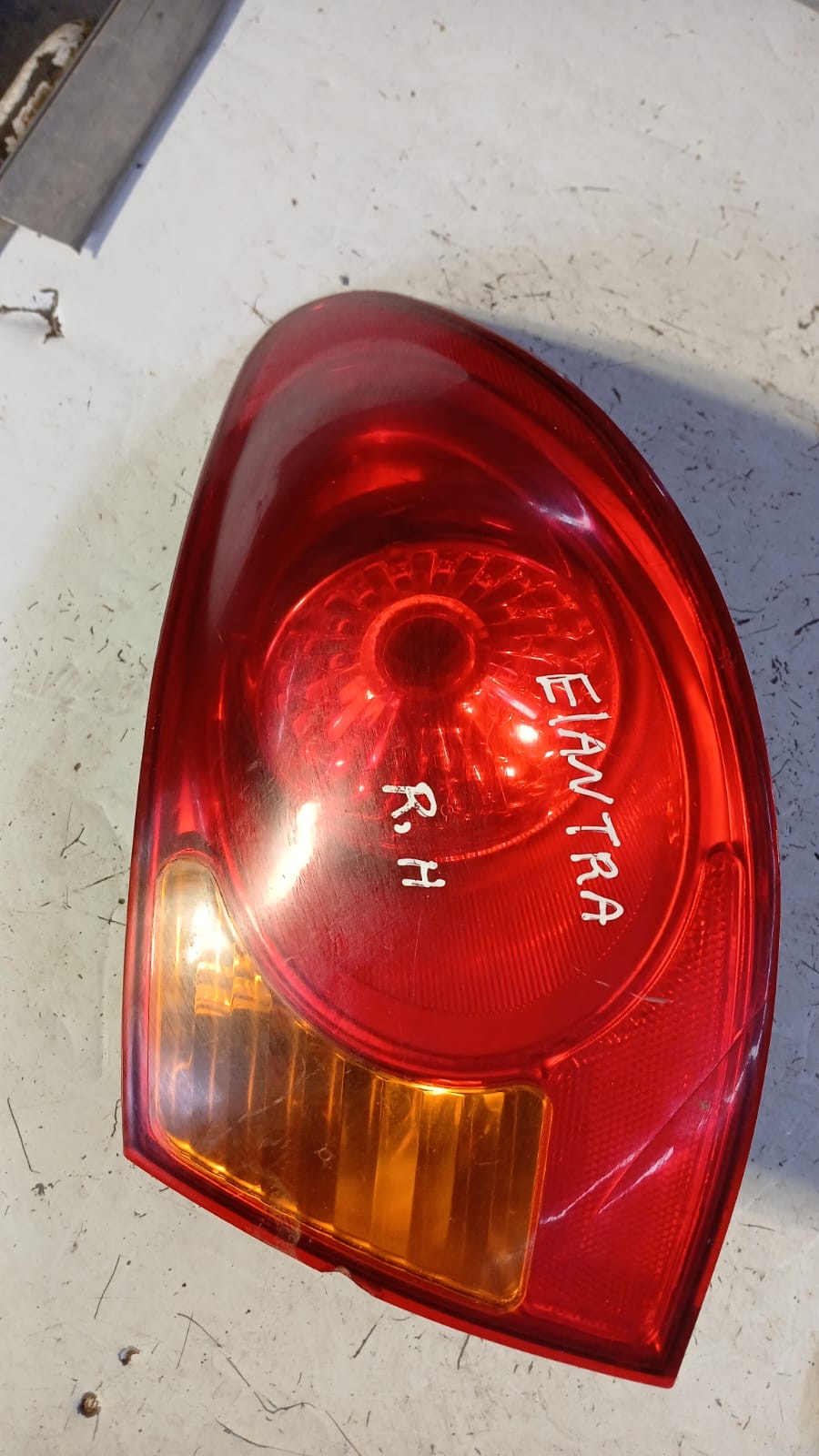 Foco trasero derecho hyundai elantra