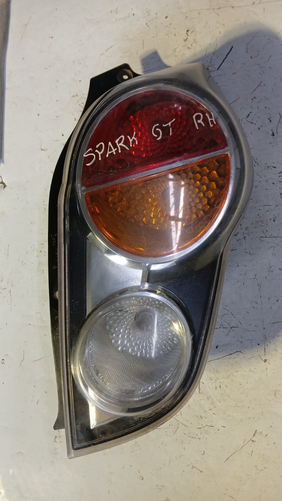 Foco trasero derecho spark gt