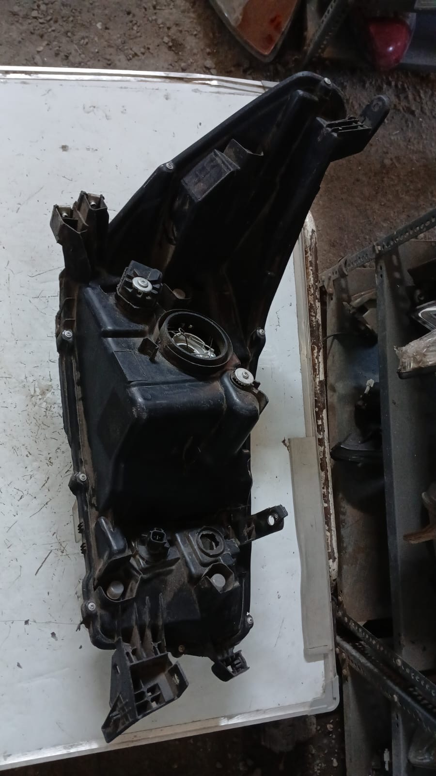 Óptico izquierdo Toyota Hilux