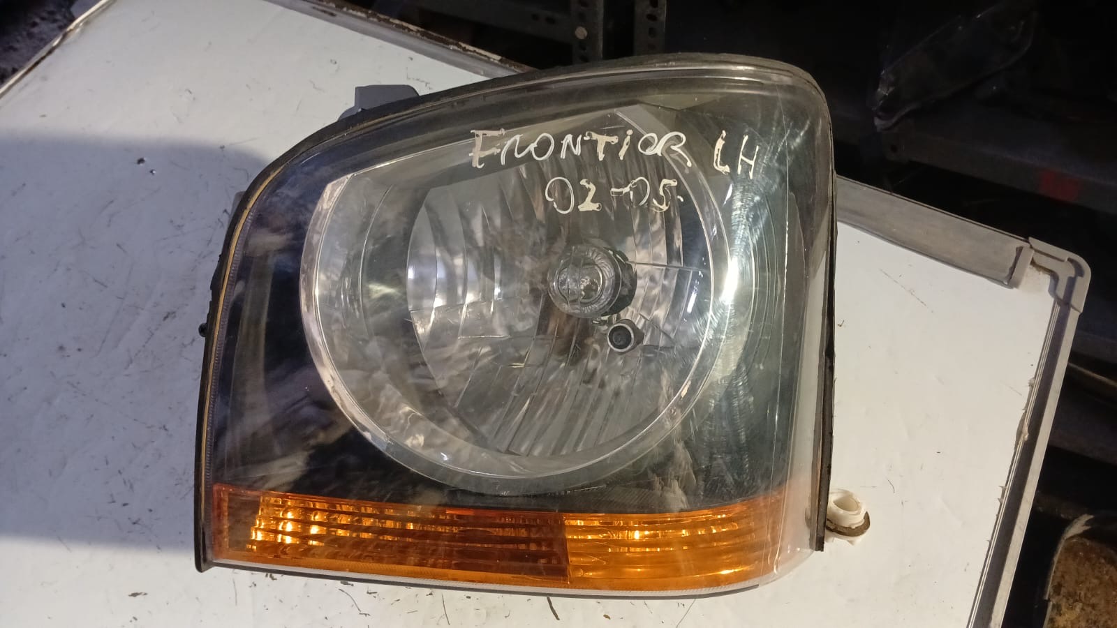 Óptico Izquierdo Kia Frontier