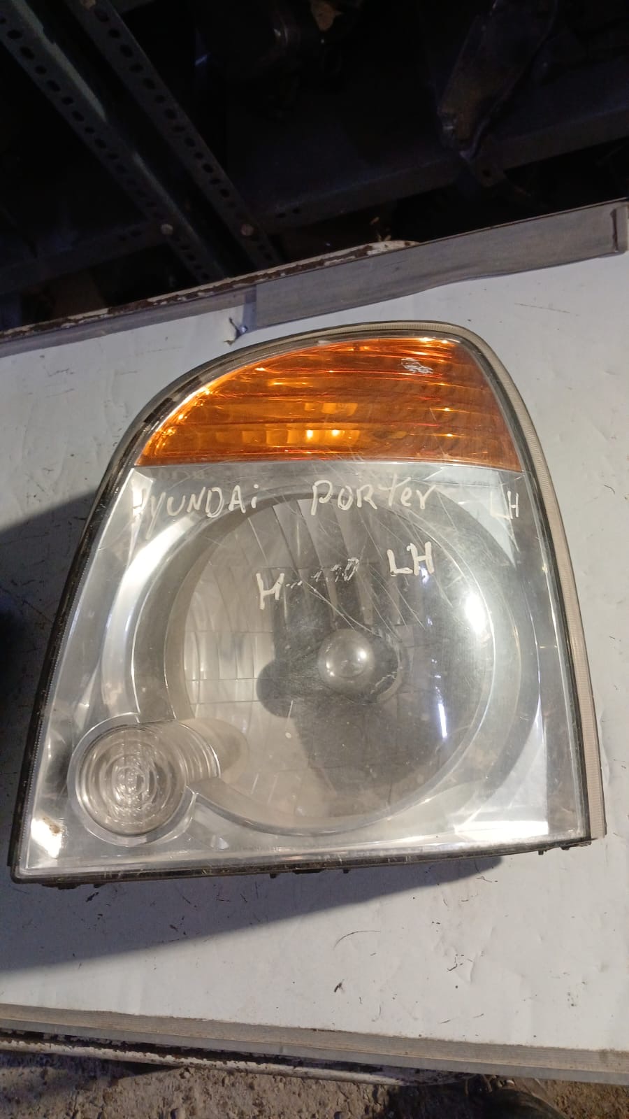 Óptico izquierdo Hyundai porte H100