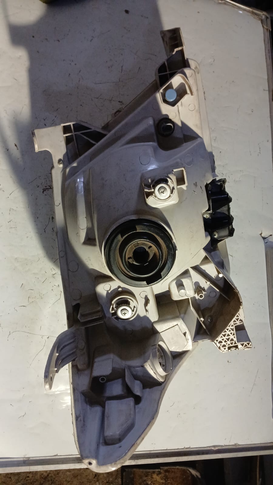 Óptico izquierdo Toyota Hilux