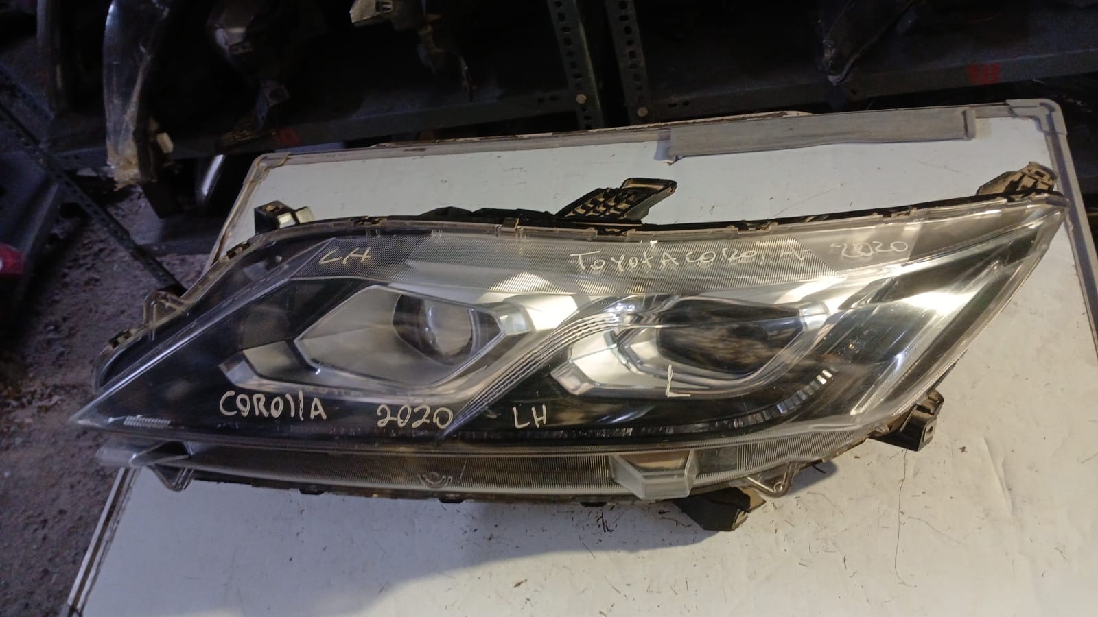 Óptico izquierdo Toyota corolla