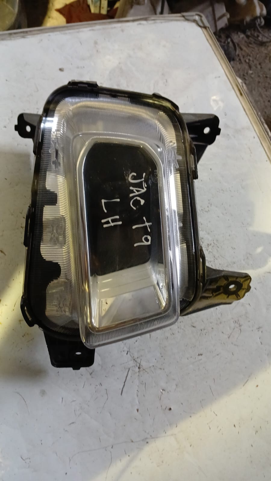 Neblinero izquierdo Jac t9