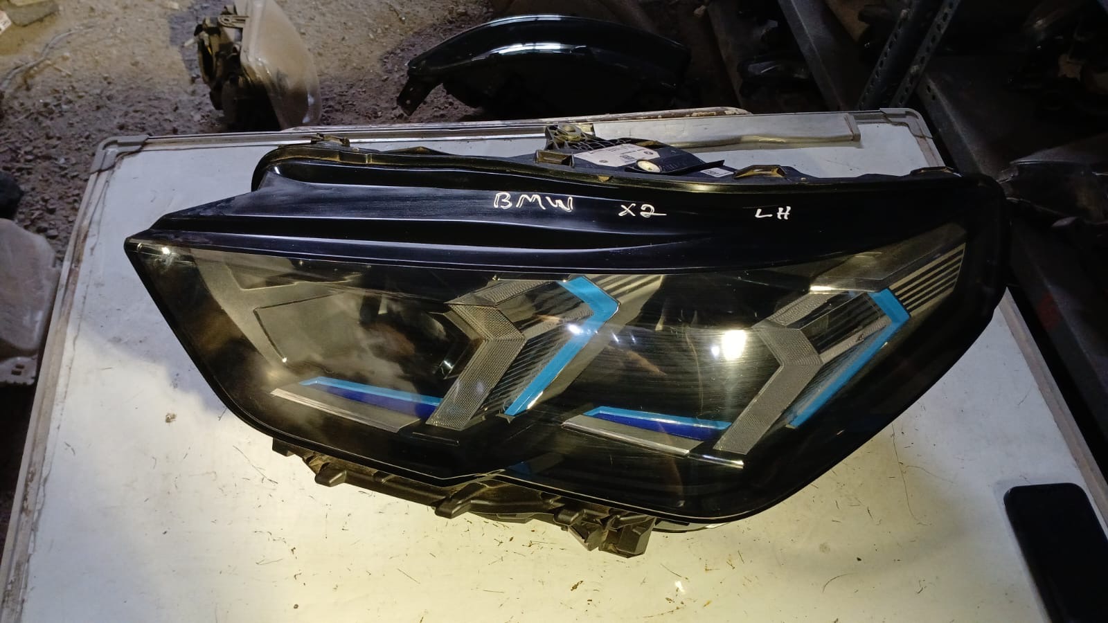 Óptico izquierdo BMW X2