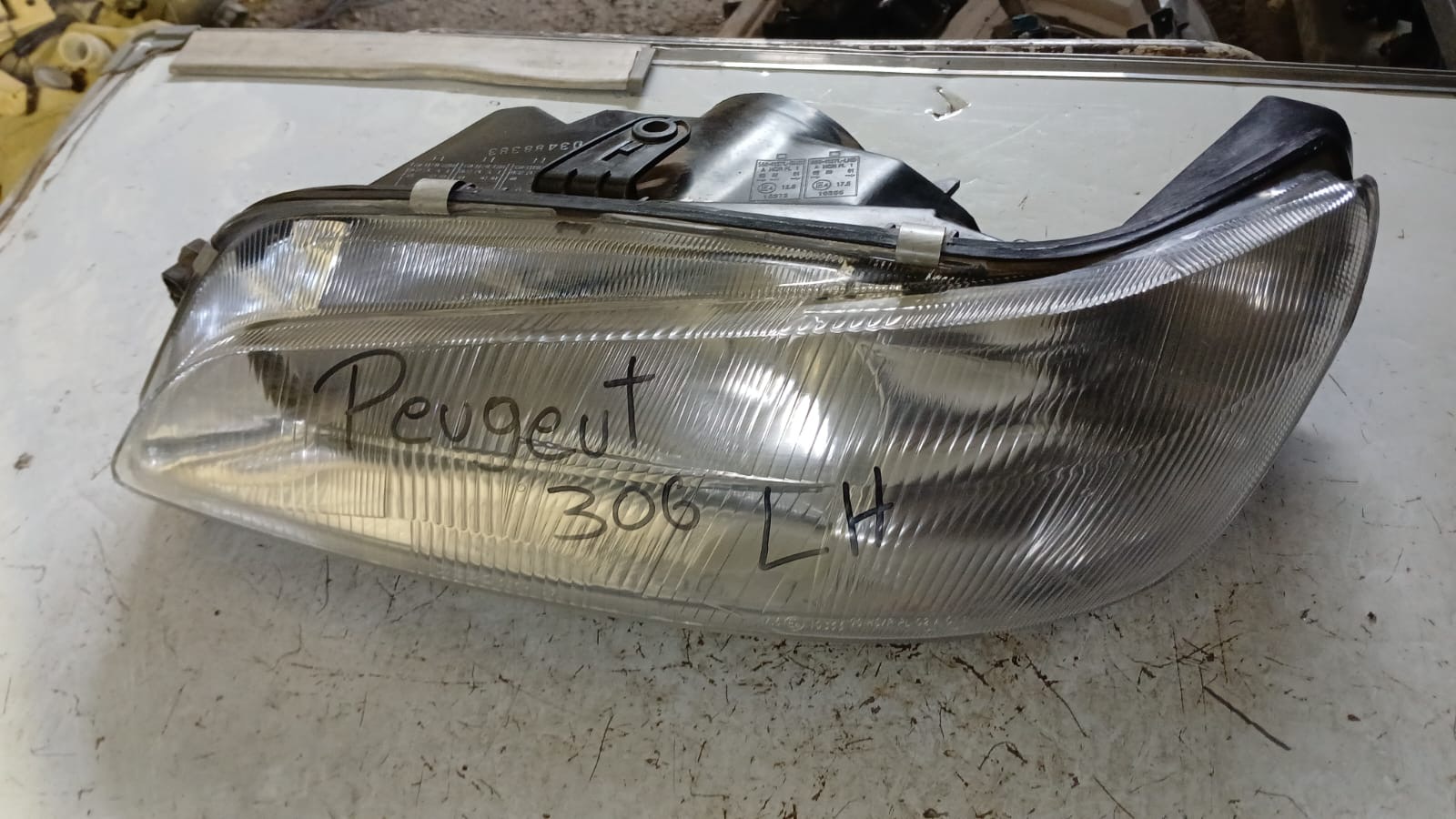 Óptico izquierdo Peugeot 306