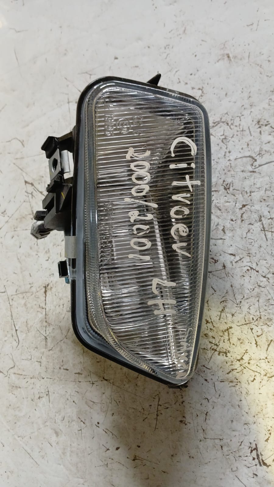 neblinero izquierdo citroen saxo
