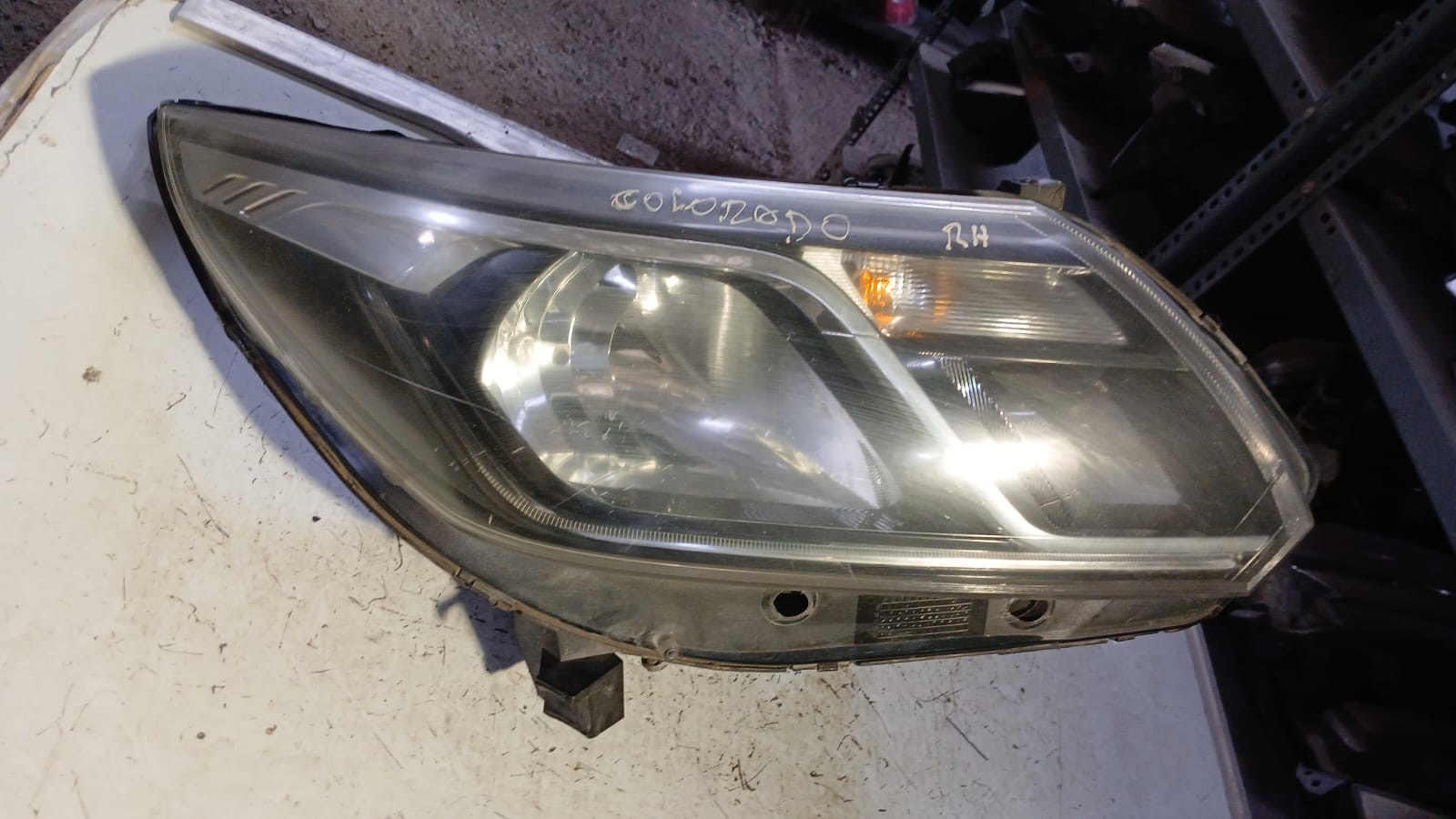 Óptico derecho Chevrolet Colorado