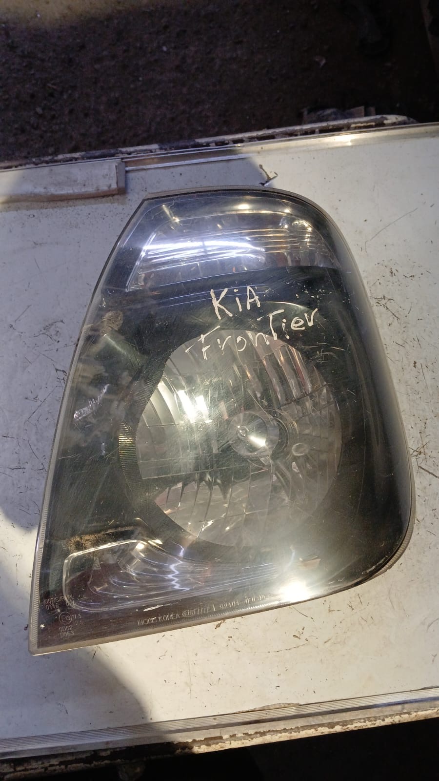 Óptico izquierdo Kia Frontier