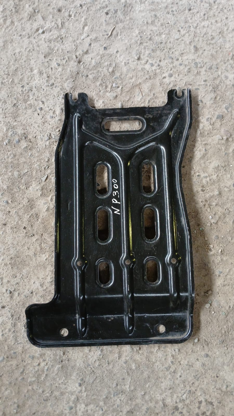 Cubre cárter Nissan Np300