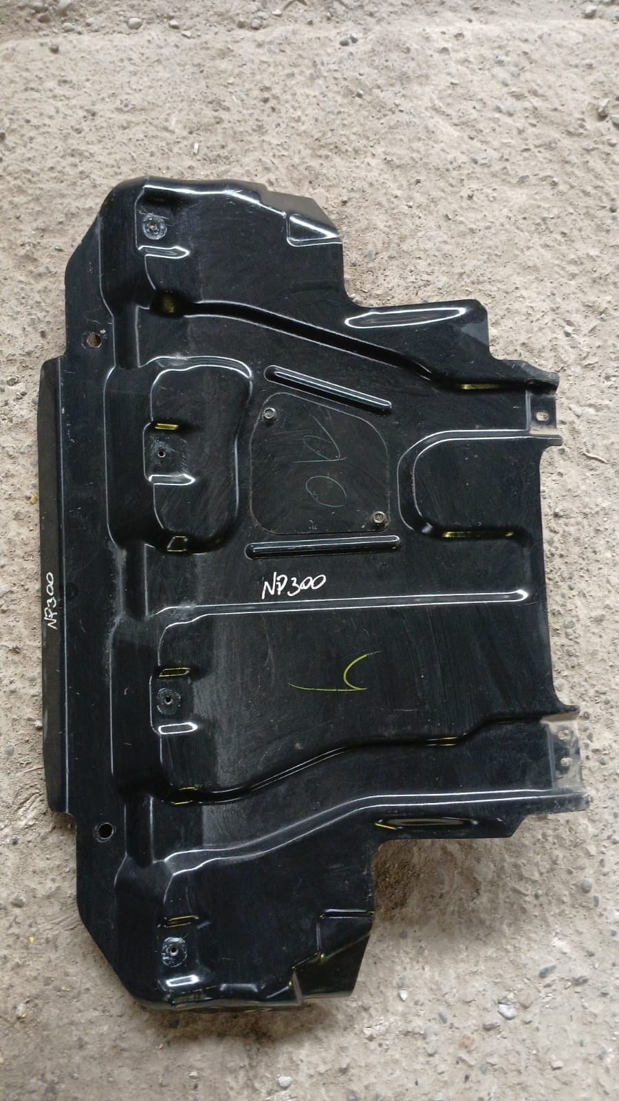 Cubre cárter Nissan Np300