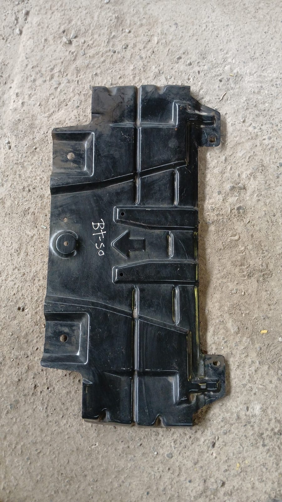 Cubre cárter Mazda Bt50