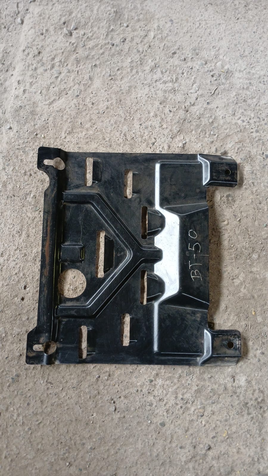 Cubre Cárter Mazda Bt50