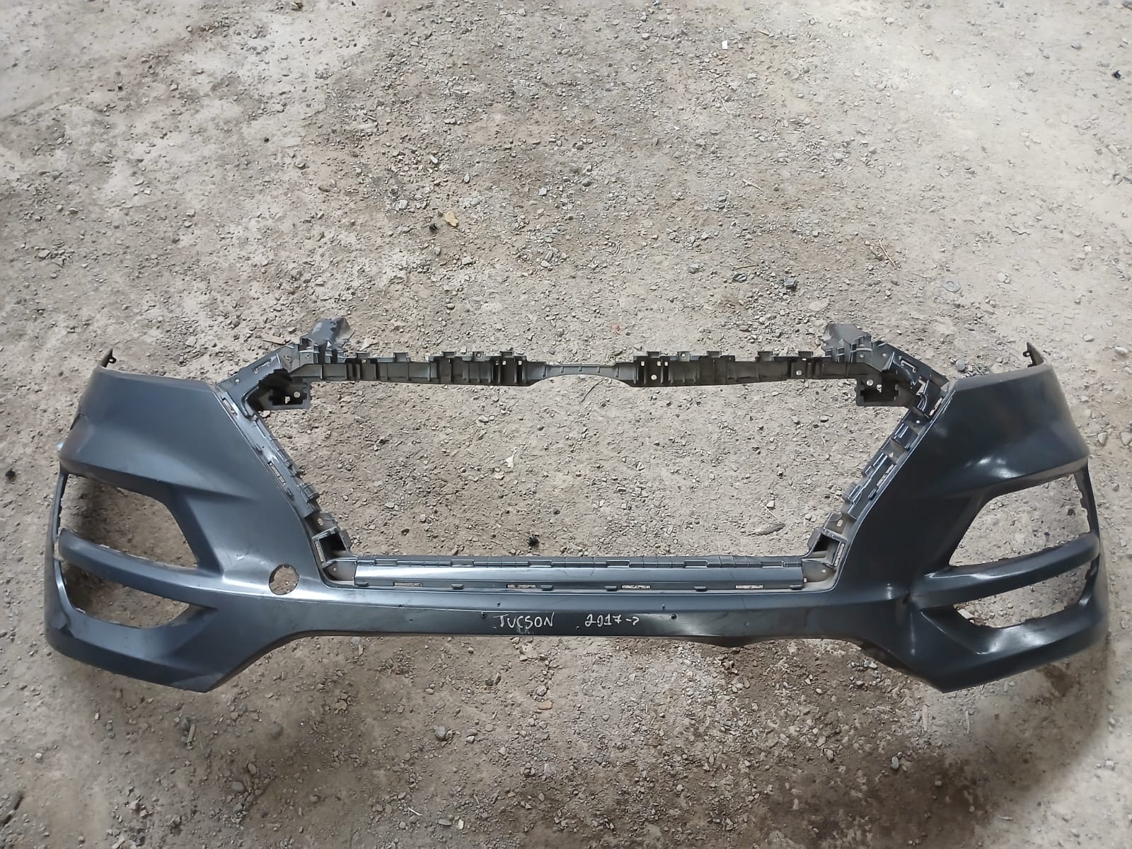 Parachoque delantero Hyundai Tucson 2017 (detalle)