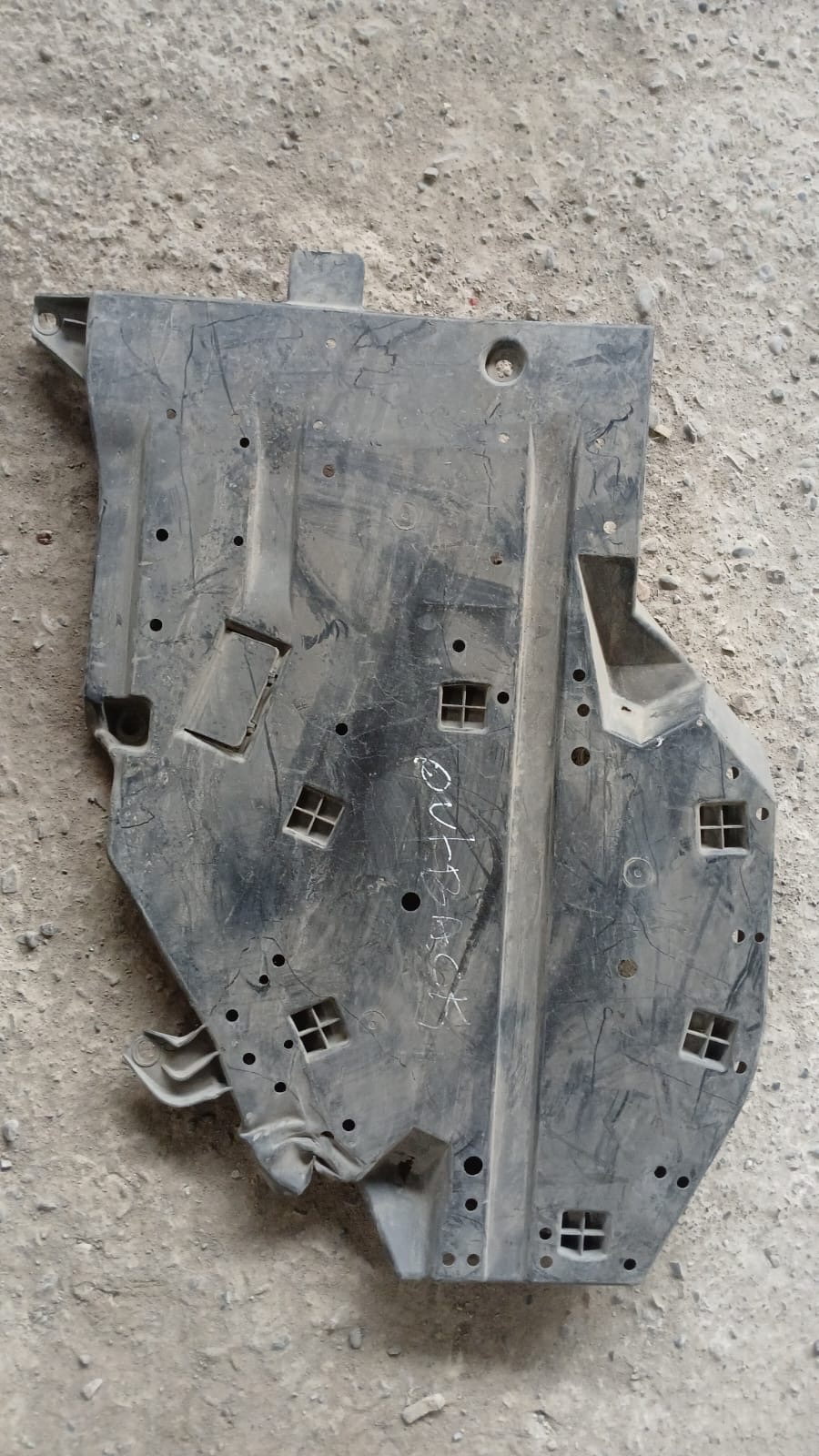 Cubre cárter Subaru Ouback