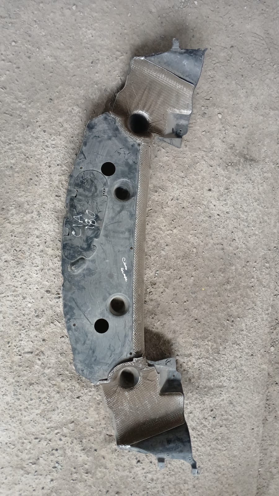 Cubre Cárter Mercedes Benz CLA180 · Original Usado