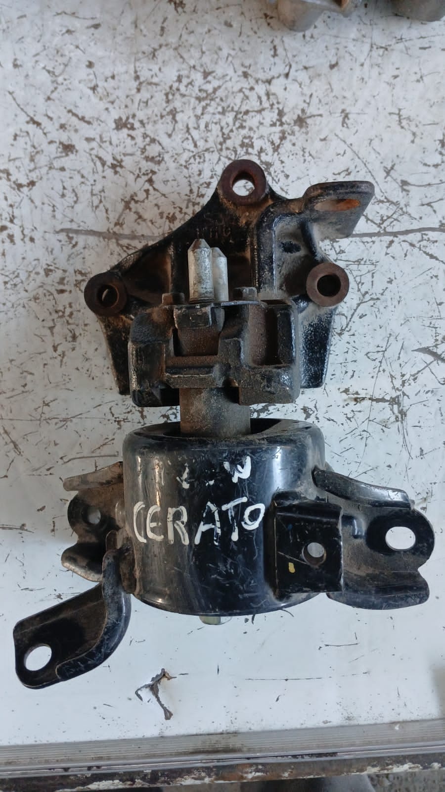 Soporte de Motor Kia Cerato · Original Usado