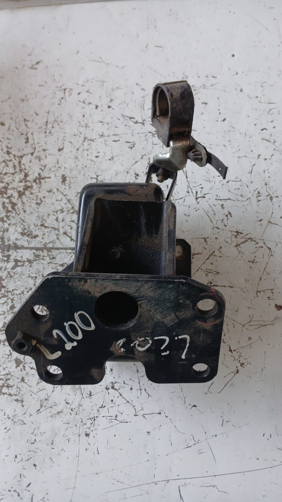 Soporte de Motor Mitsubishi L200 · Original Usado