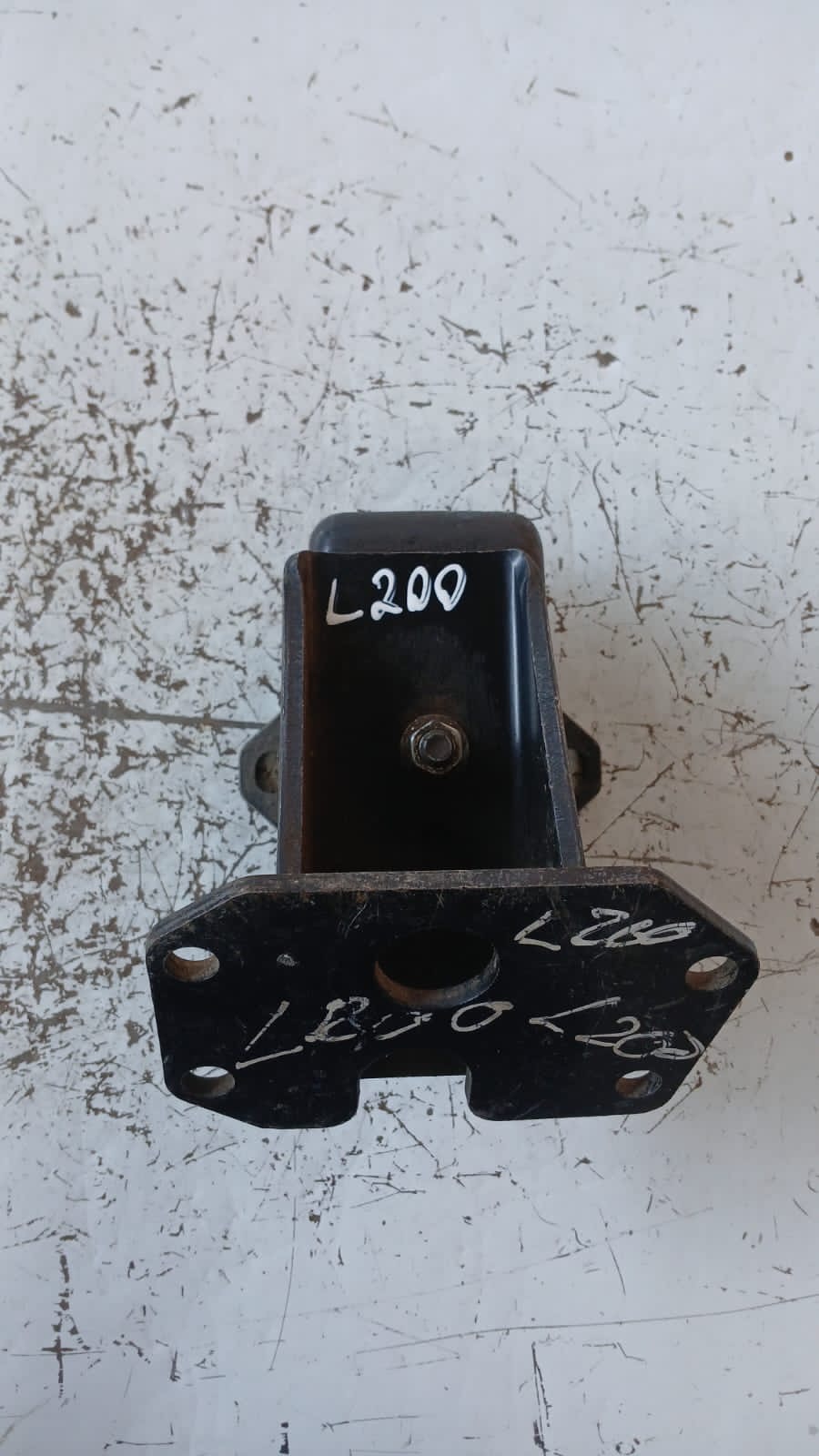 Soporte de Motor Mitsubishi L200