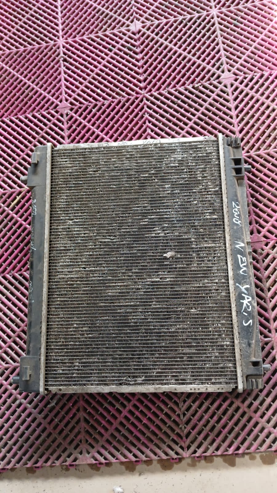 Radiador de Agua Toyota New Yaris 2008