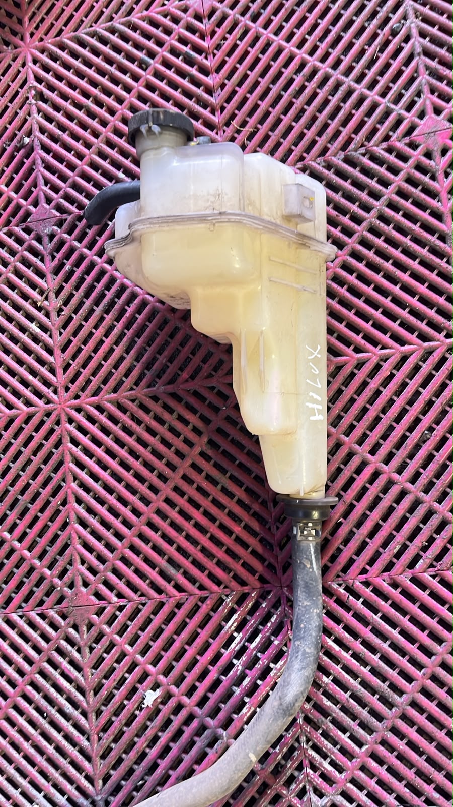Deposito de Agua Radiador Toyota Hilux 2018-2025