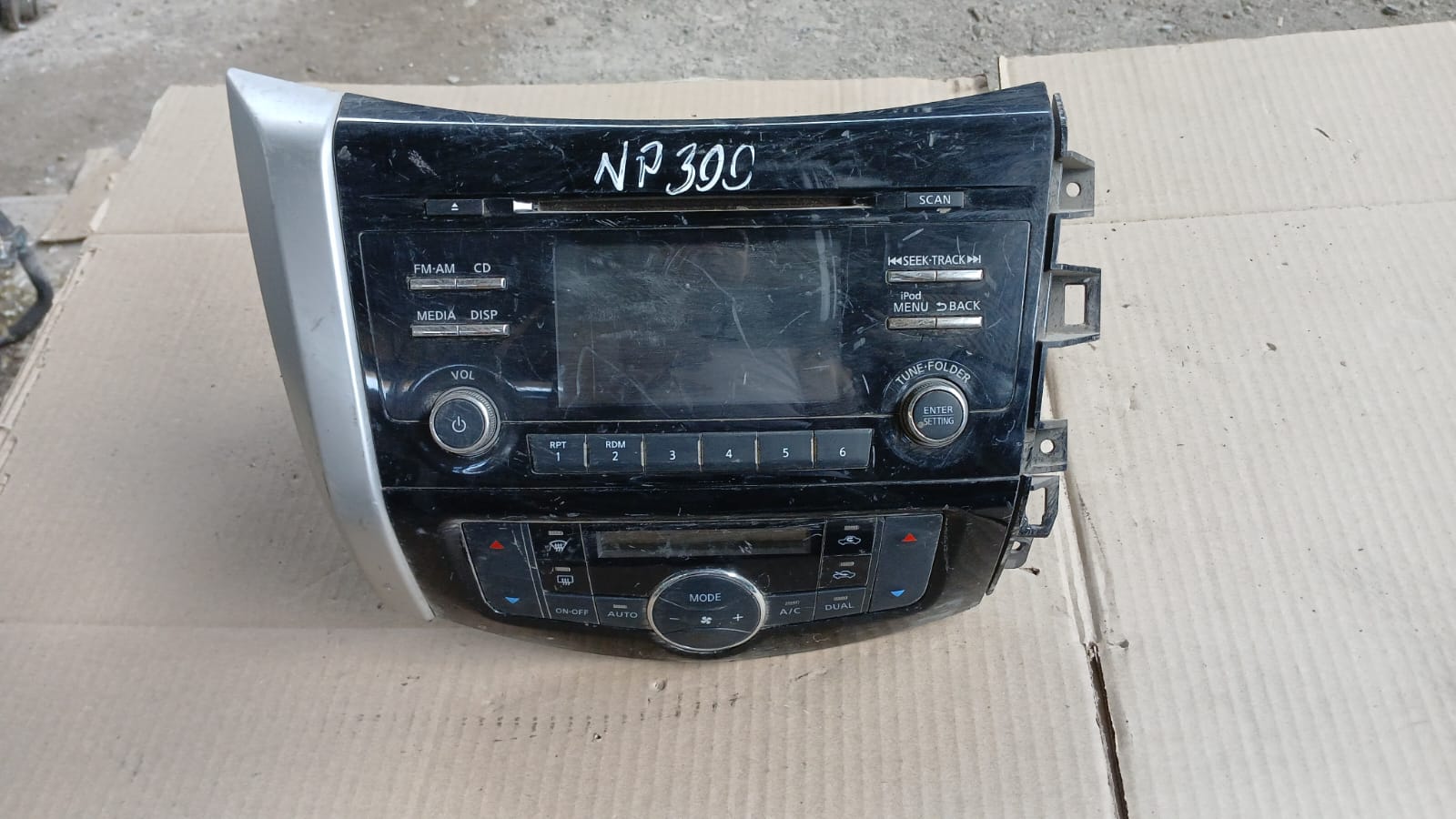 Radio Nissan NP300